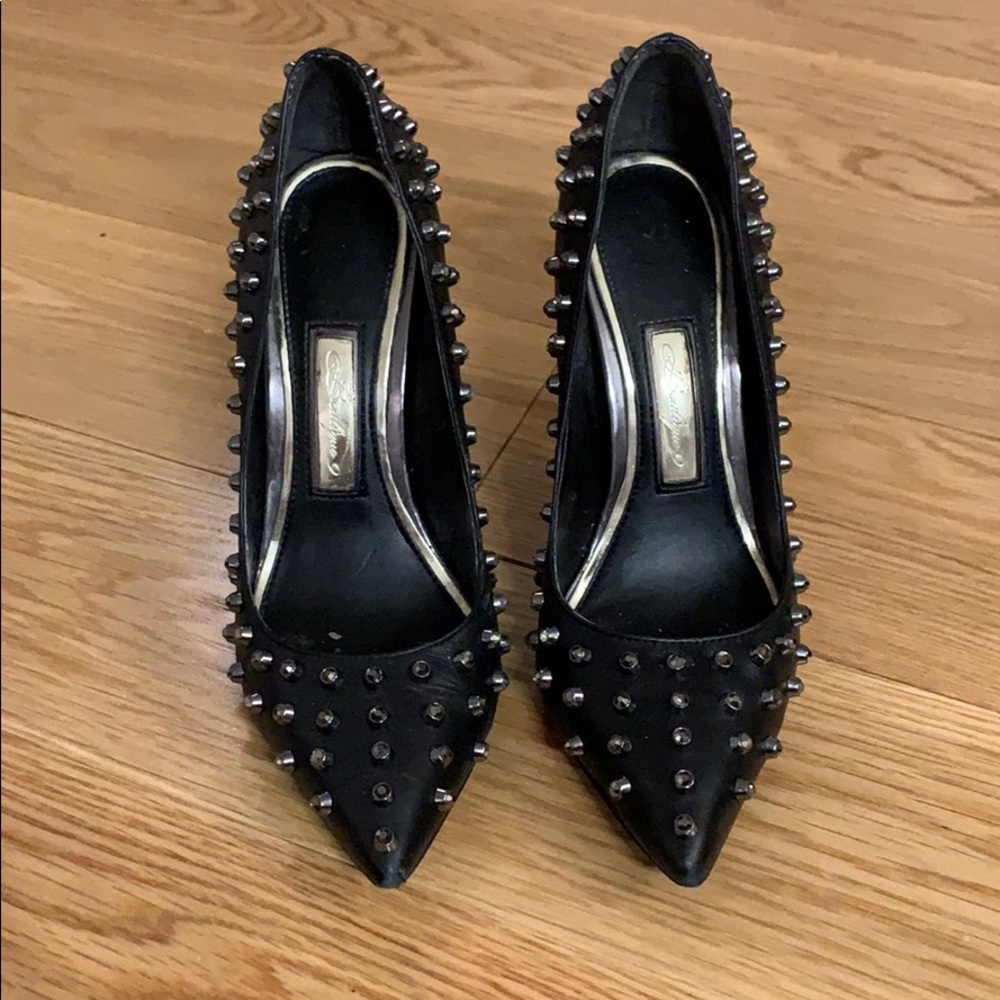 Boutique 9 studded pumps